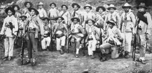 Un groupe de policiers qui ont chassé les cangaceiros dans le Nordeste brésilien. Ces groupes étaient connus comme "Volantes" - Source - http://diariodonordeste.globo.com