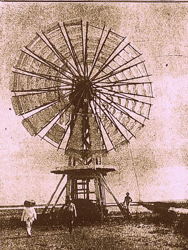 Tradicional catavento para extração de sal na década de 1920