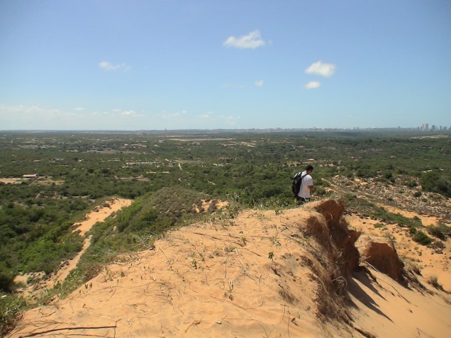 Neste ponto, o mais elevado do Morro do Navio, ficava este marco