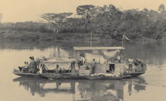 Barco utilizado em uma das expedições - Fonte - http://penn.museum/documents/publications/expedition/PDFs/51-3/from%20the%20archives.pdf