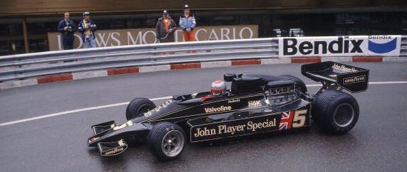 O mítico carro negro da LOTUS