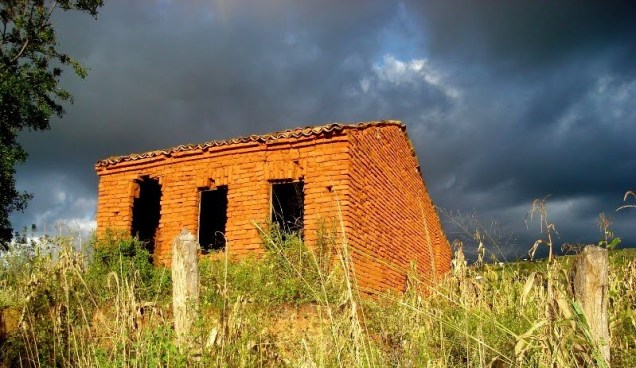 Casa antiga da região de Santa Cruz da Baixa Verde.