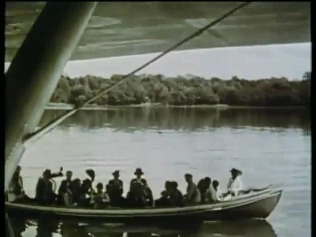 No Rio Potengi, barcos com autoridades potiguares e membros da colônia alemã em Natal encostam no grande DO X