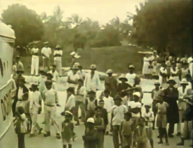 Natalenses a margem do Potengi contemplando a preparação para a decolagem da grande nave