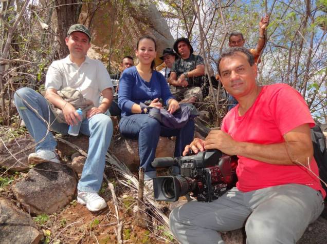 Toda a galera reunida no alto da serra