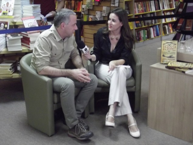 Barone sendo entrevistado pela jornalista Margot Ferreira, da Inter TV Cabugi