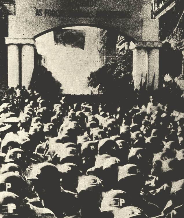 Pessoal da Polícia do Exército no desfile da vitória no Rio de Janeiro