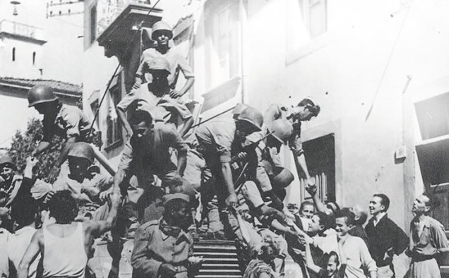 Unidade de cavalaria da FEB, com veículo blindado de reconhecimento na Itália - eiturasdahistoria.uol.com.br 