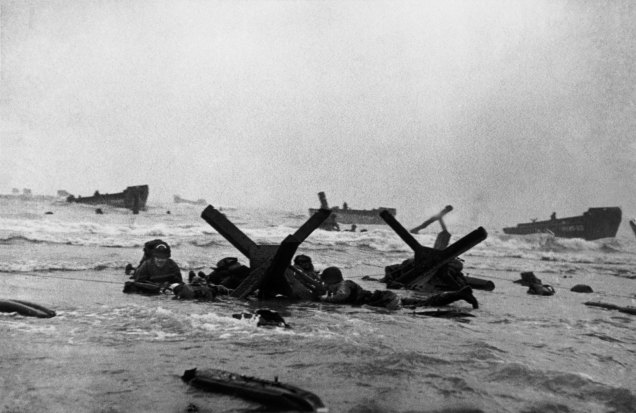 Outra imagem de Capa durante o "Dia D"