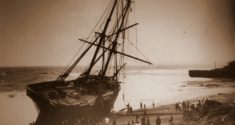 O Cviet que encalhou perto Porthleven em 1884 com a perda de três vidas.