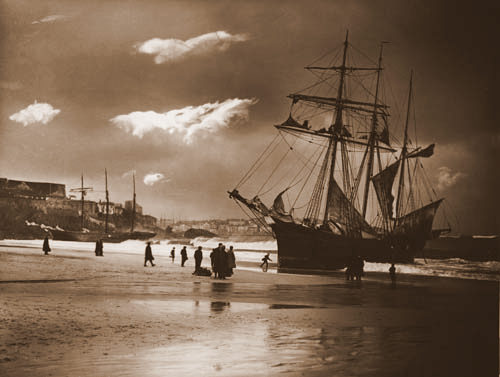 A escunas Mary Barrow e Lizzie R Wilce encalharam  durante uma tempestade em janeiro de 1908. Ambos os navios estavam transportando carvão e conseguiram voltar a navegar.