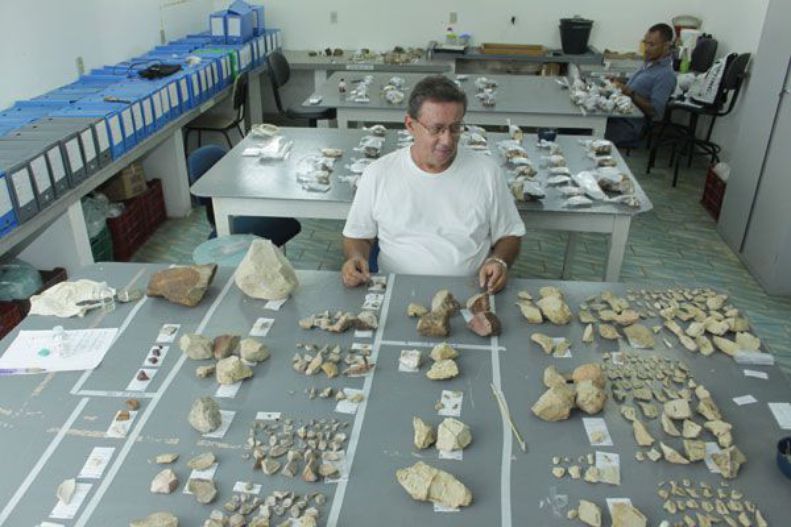 Peças de estudos arqueológicos encontradas no RN ficam no Laboratório de Arqueologia do Museu Câmara Cascudo - Foto - Alex Regis - Fonte - http://www.tribunadonorte.com.br/