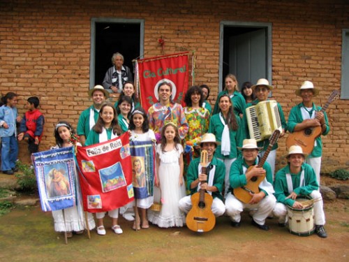Folia de Reis em Minas Gerais - Fonte - http://www.reidaverdade.net/