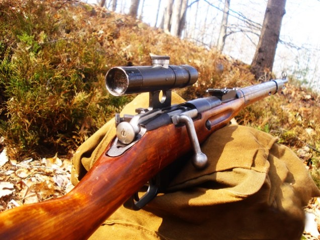 Rifle M1891/30 Mosin Nagant, de 7,62 mm, similar ao utilizado pela atiradora de elite