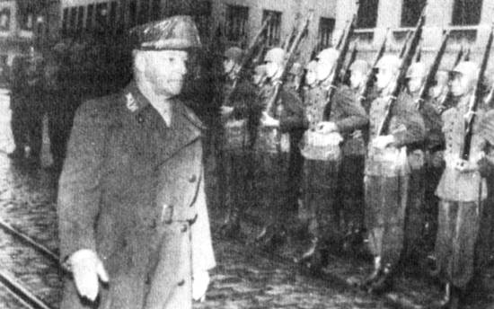 Lott passa em revista suas tropas