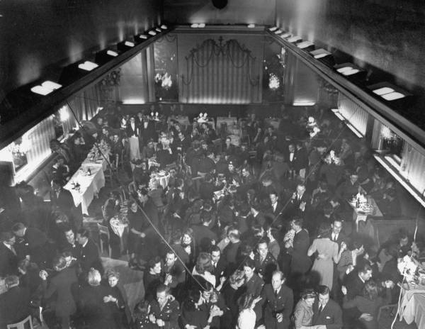 Foto original do The Embassy Club, na Bond Street, Londres, no período da II Guerra