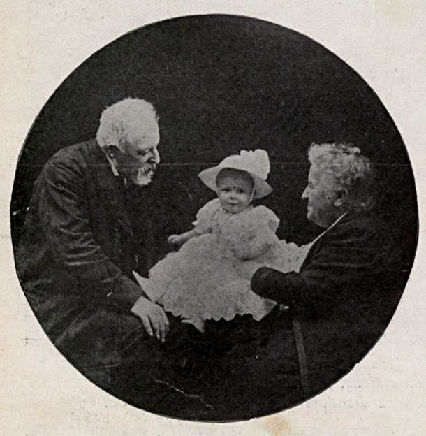 A Princesa Isabel do Brasil, seu marido Gastão de Orléans, Conde d'Eu e o neto Pedro Henrique.