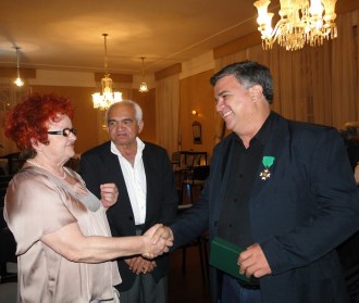 Apertando a mão da Secretária Extraordinária de Cultura Isaura Rosado,  junto com o sub-secretário de agricultura do governo potiguar e ex-prefeito de Carnaúba dos Dantas, Valdenor Euclides