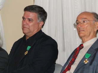 Muita honra receber esta medalha ao lado de um homem que para mim é um verdadeiro gênio - O Professor Claudio Galvão.