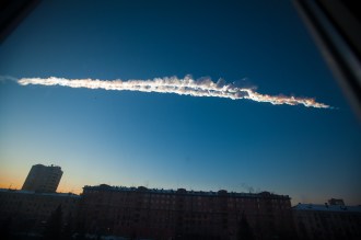 Rastro da destruição do bólido espacial que explodiu a quase 30.000 metros de altitude sobre a Rússia - Fonte - www.startribune.com