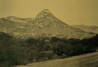 Vista a distância o canteiro de obras de gargalheira em 1922.