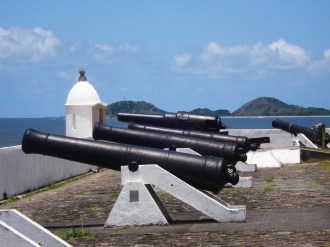 Os canhões do forte de Paranaguá - Fonte - www.panoramio.com