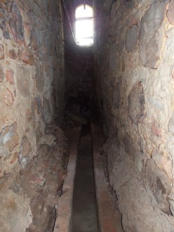 Canaleta contígua ao cárcere / Divulgação