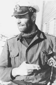Aqui vemos o pelo Kapitänleutnant Dietrich von der Esch, comandante do U-863 - Fonte - http://uboat.net/index.html