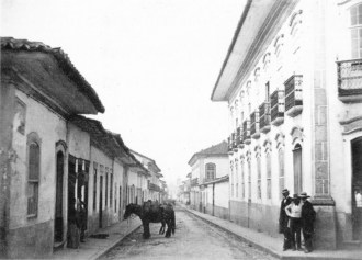 Rua São Bento em 1862, vista da esquina da Rua do Ouvidor, atual José Bonifácio, em direção ao mosteiro