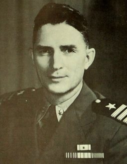 Capitão Paul Sylvester Maguire. comandante do General Mann