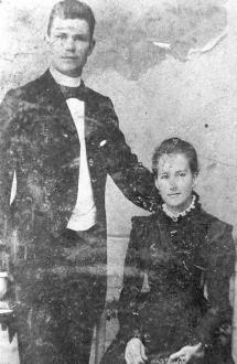 Esta é a única foto do casamento é a única que os pesquisadores  apontam como autêntica de João Jorge Maurer e Jacobina Mentz