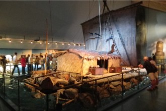 A Kon Tiki em um museu na cidade de Oslo, Noruega - Fonte - www.virtualtourist.com