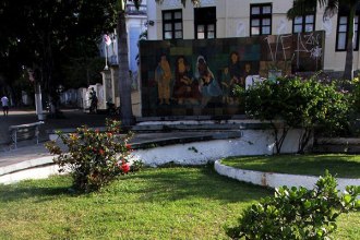 Na Praça das Mães, nem mesmo o cruzeiro existe mais - Foto - Alex Régis