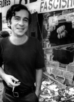 Cantor se exilou na França e no Chile durante a ditadura. Foto: Elias Nassef/O Cruzeiro/EM/D.A Press