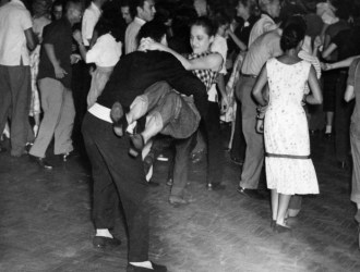 Rock and roll, sucesso garantido em festas e bailes