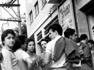 Na estreia de "Ao Balanço das Horas" em São Paulo jovens lotaram os cinemas atraídos pelo novo ritmo alucinante