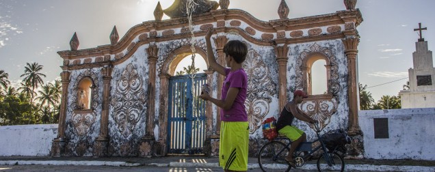 Arez_Frontal-do-Cemintério-1764x700