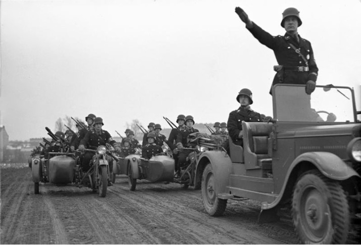 bundesarchiv_bild_102-00009_kradschutzen_der_ss-leibstandarte-714x485