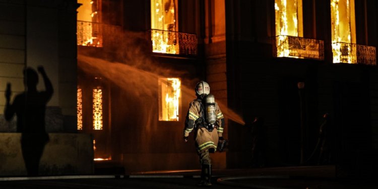 5b8de6d12be4ab1b2f8b52ad-750-375